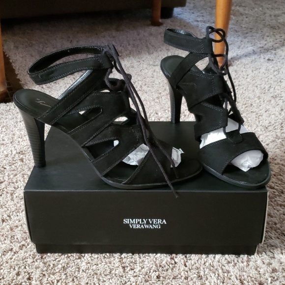 Vera Wang Heels, Size 9.5 - Picture 1 of 6